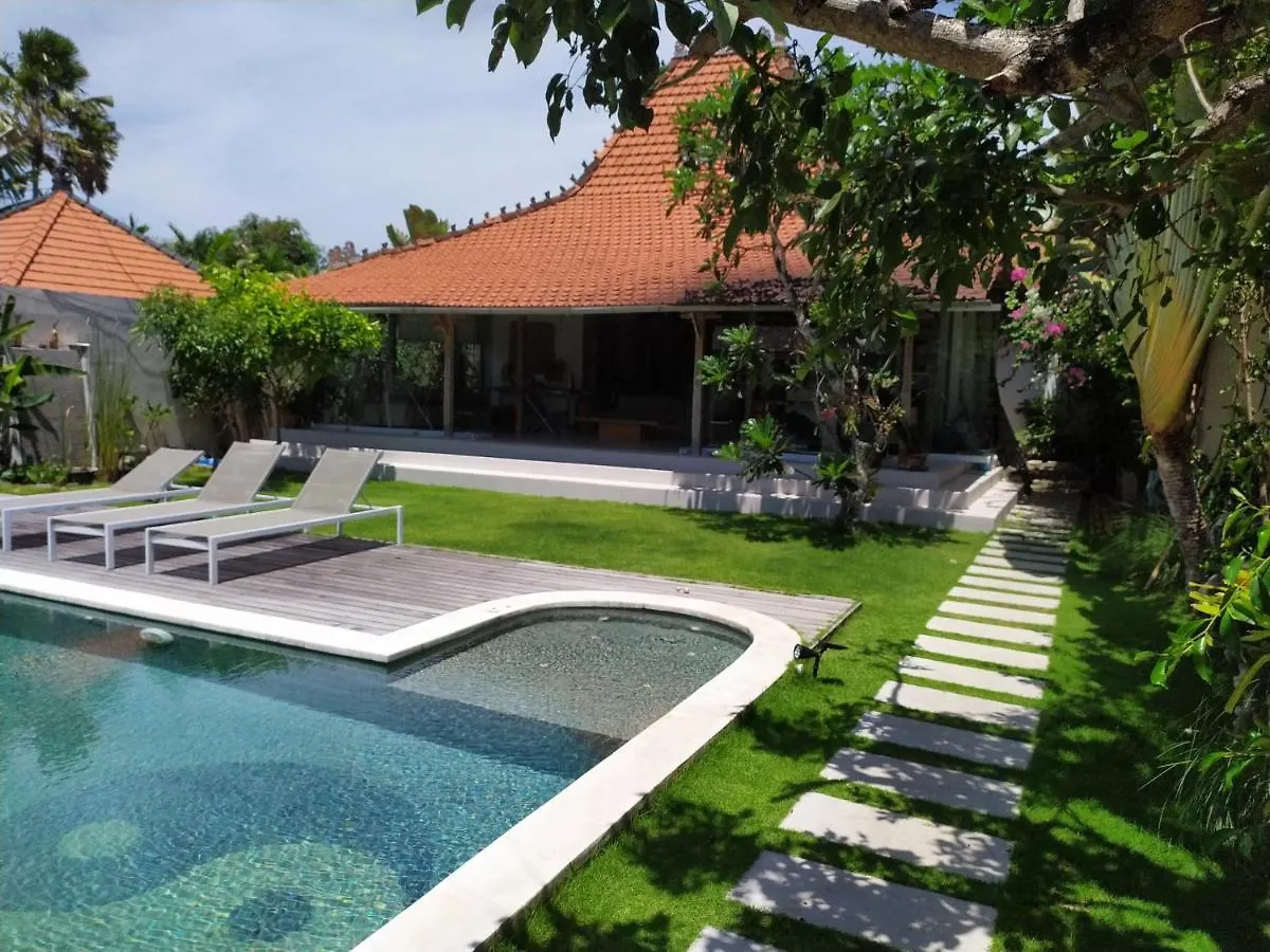 Umalas Creek Villas Canggu Hotel